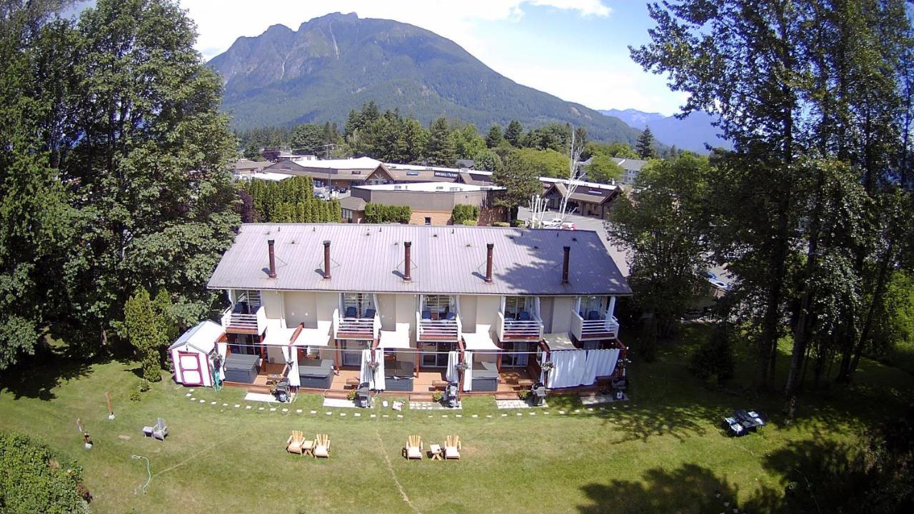 Moon River Suites #5 North Bend Exterior photo